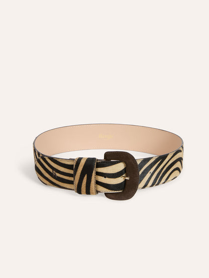 ETREINTE zebra pony belt worn on a model by Rouje