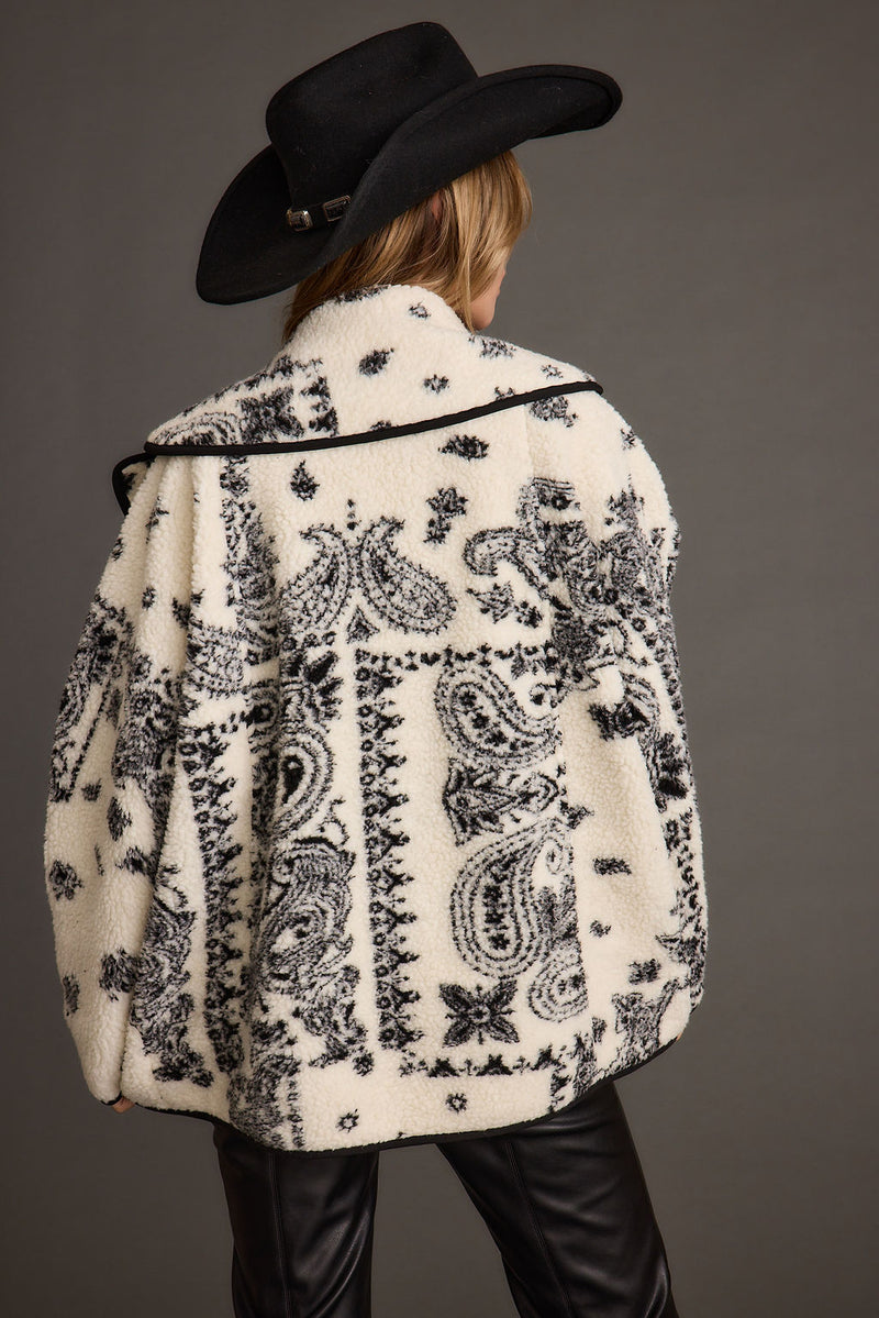 Coyote Printed Sherpa Jacket styled in a complete look from an alternate angle.