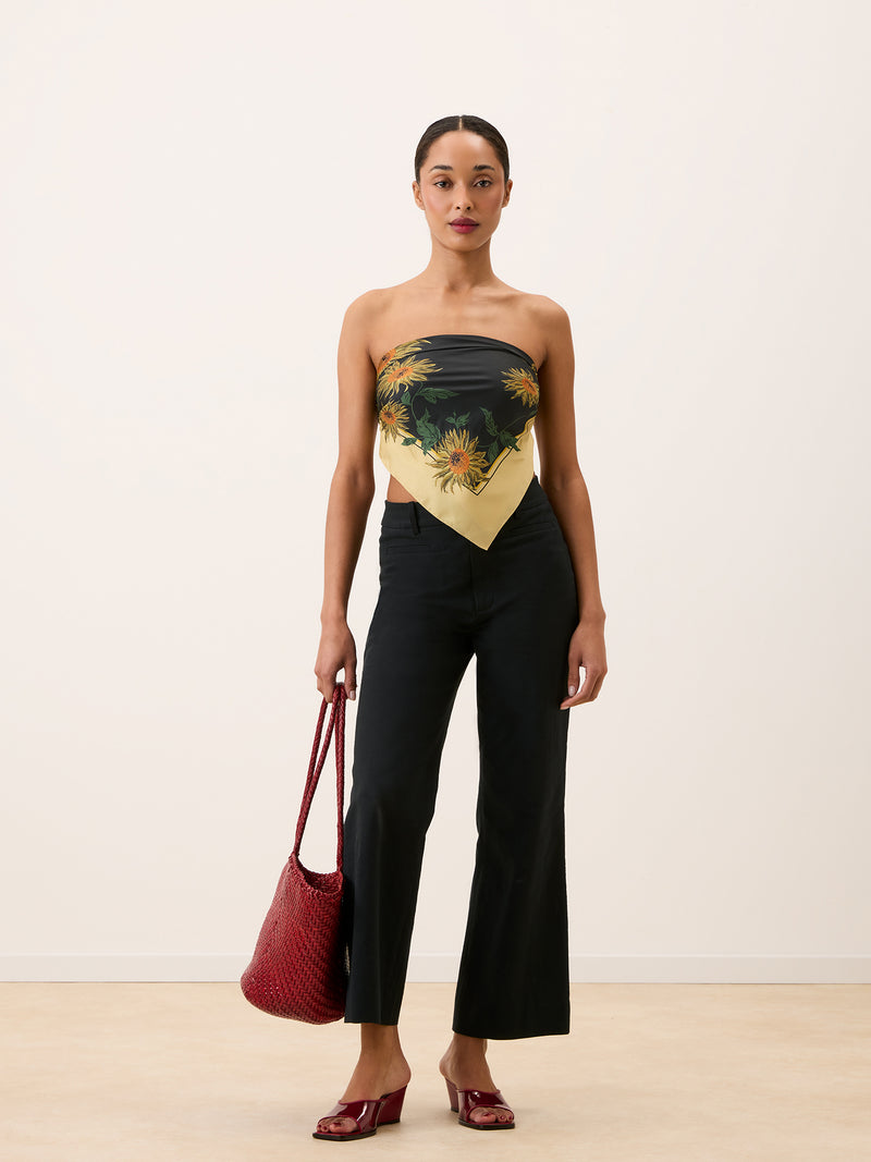 EDDY black Soleil de midi silk scarf worn on a model by Rouje