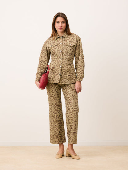 CONCORDE Savannah leopard print high-waisted flared jeans, lifestyle setting by Rouje