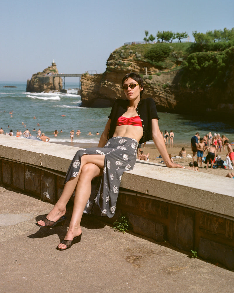 [collection:the-girl-on-the-beach]