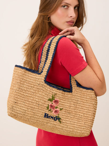 PLAGETTE beige raffia basket bag worn on a model by Rouje