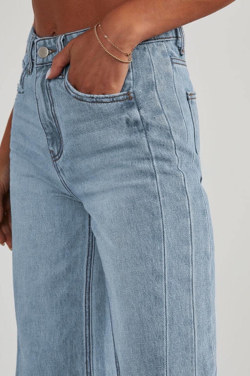 Solid Minimalist Washed Wide Leg Jeans