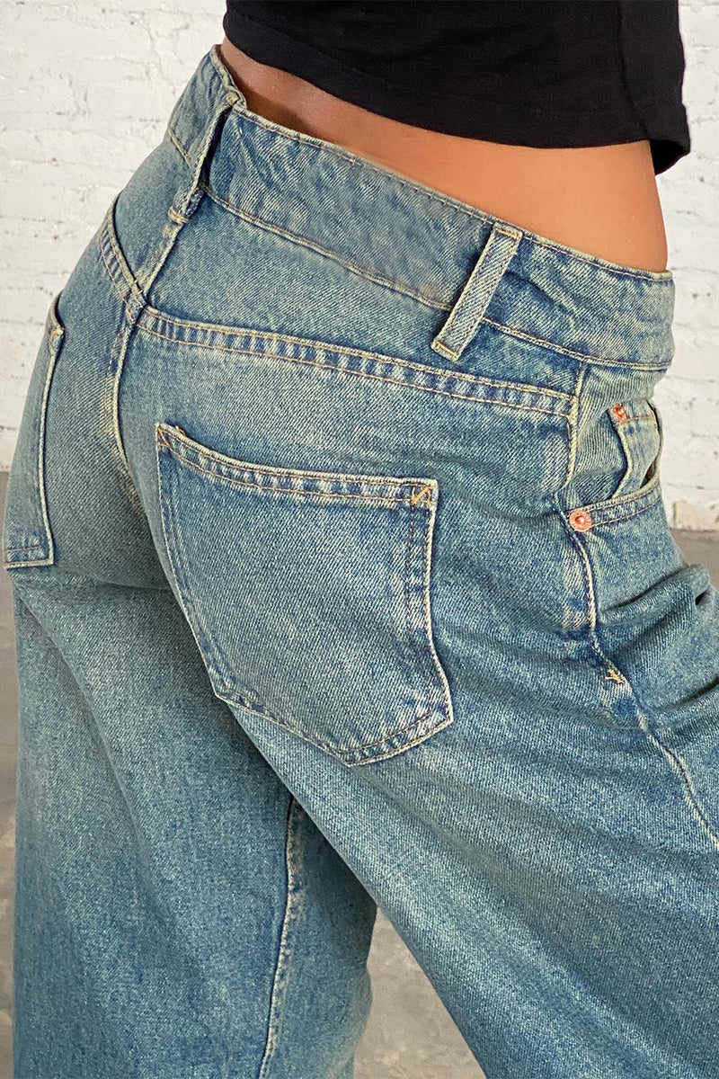 Solid Stretch Straight Leg Jeans