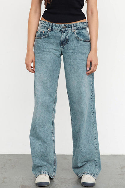 Solid Stretch Straight Leg Jeans