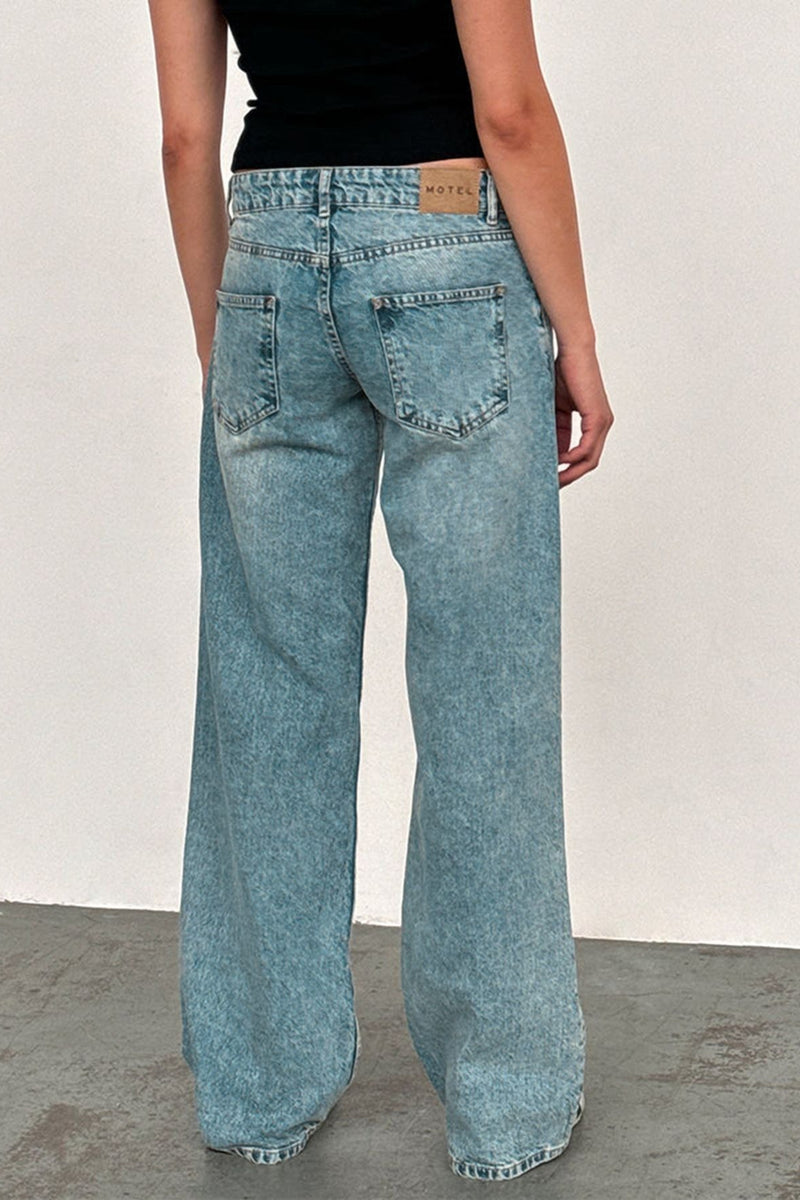Solid Stretch Straight Leg Jeans