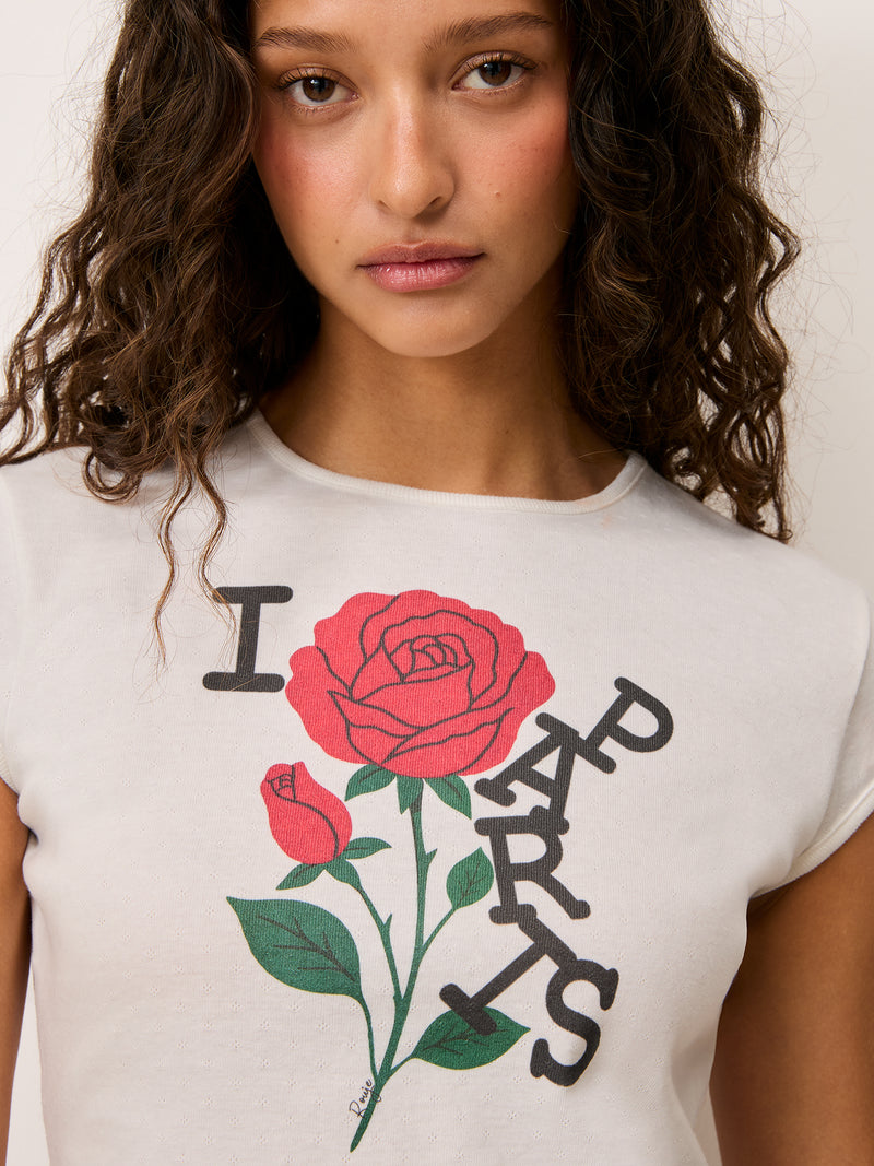 Close-up of the print on the Fergus white T-shirt